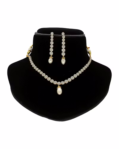 Eminence Gleam Pearl Necklace Set-White-1