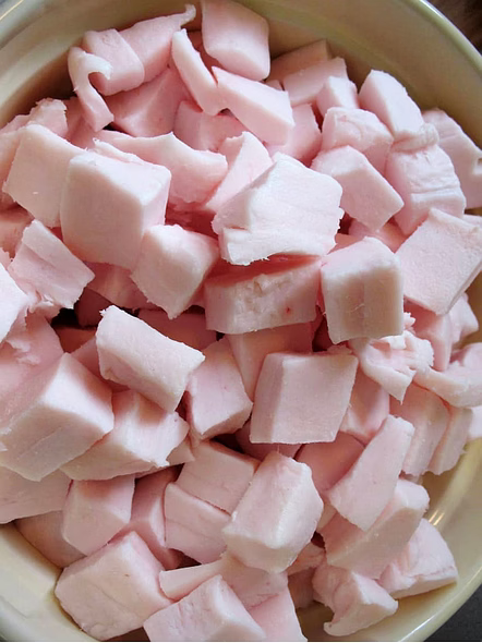 Premium Pork Skin with Fat - Savory Pork Cubes for Varied Cooking - 500 gm-1