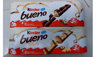 KINDER BUENO MILK AND HAZELNUT CHOCOLATE BAR