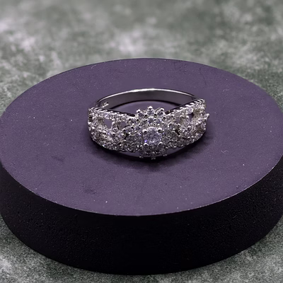 lady rings b1