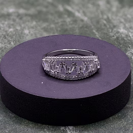 lady rings b2