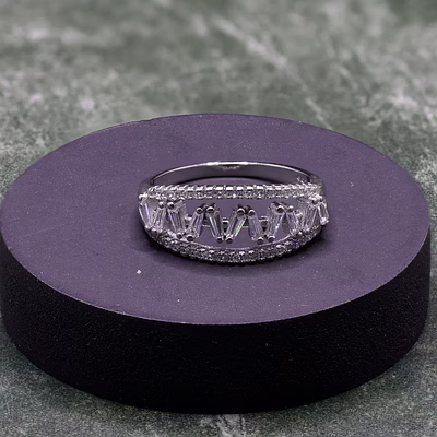 lady rings b2
