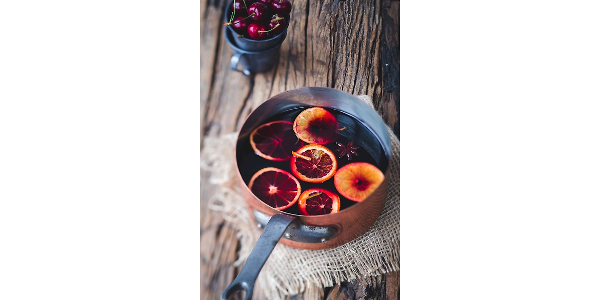 Winter Cinnamon Orange Mulled Wine