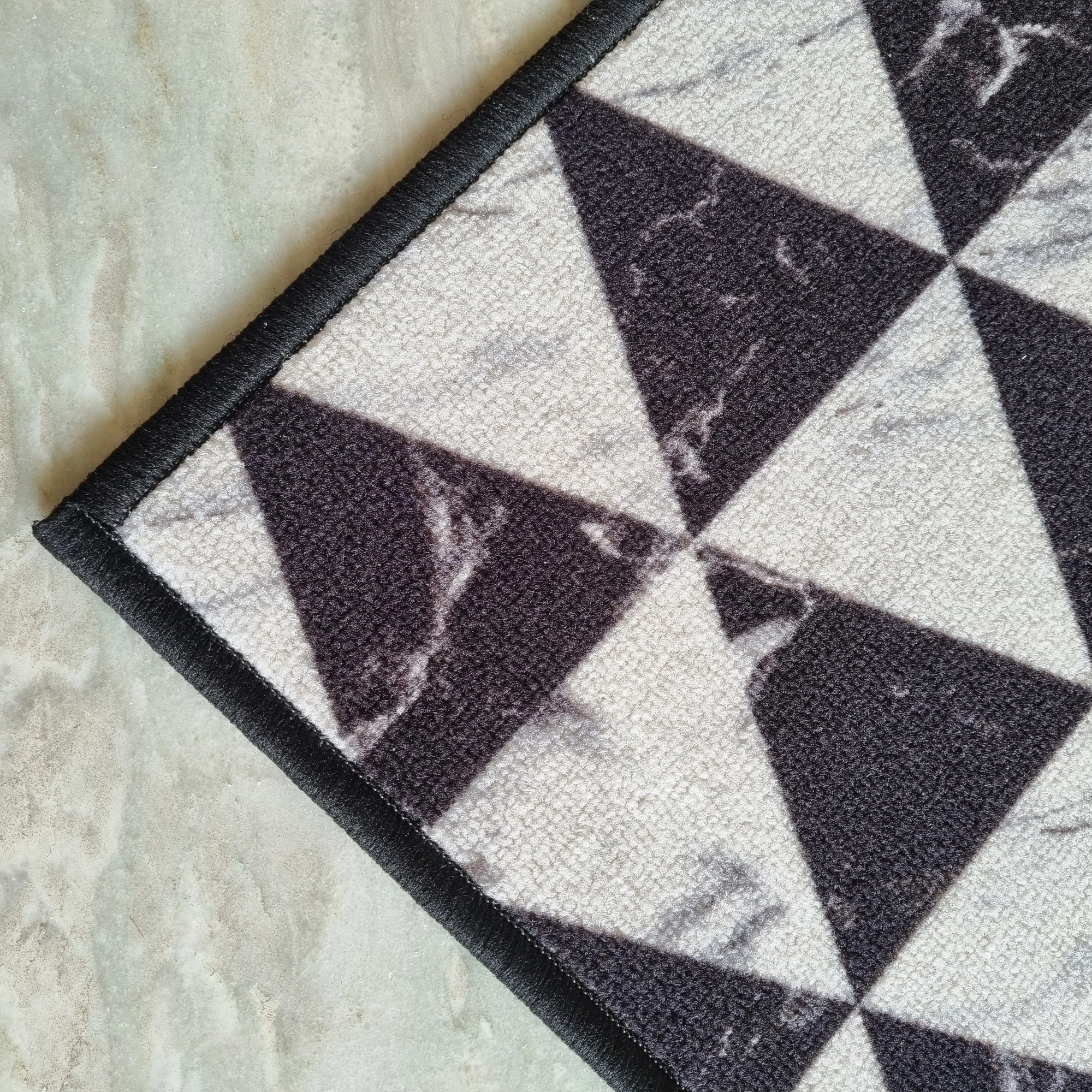 Geometric Anti-Slip Multipurpose Floor Mat Set 40x60CM, Black Marble Triangles-Black-100% Nylon Tufted Loop Pile-300-5