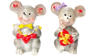 Rat Figurine With Heart HSALE