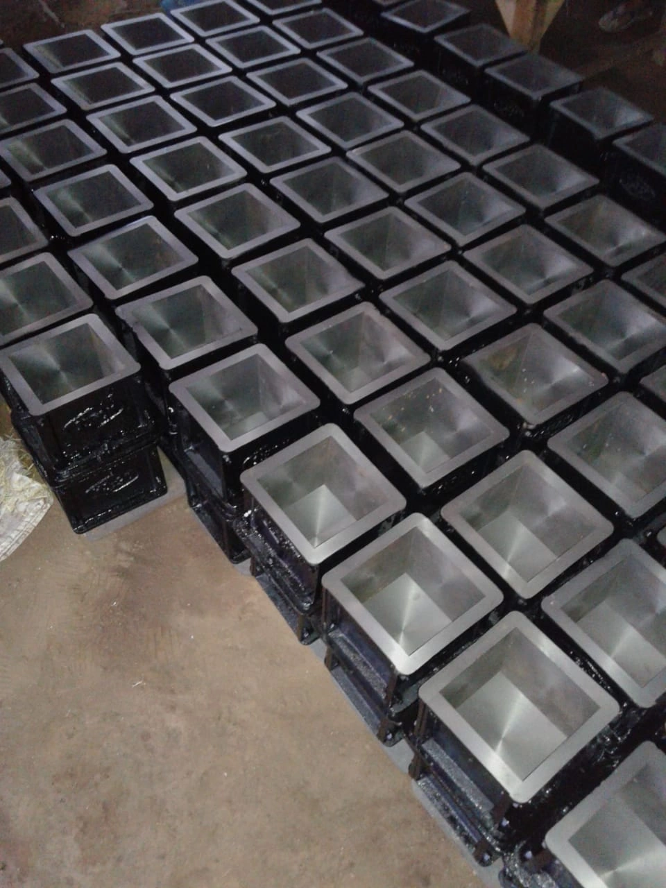 Manufacturer of Concrete Cube Moulds for Accurate Testing - Globetrek Engineering Corporation-3