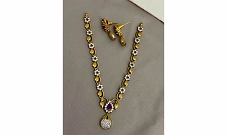 Neck lace set and Earrings