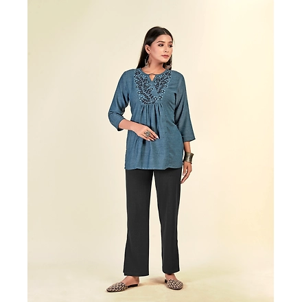 Rayon Casual Wear Embroiderytop-nh1667-M