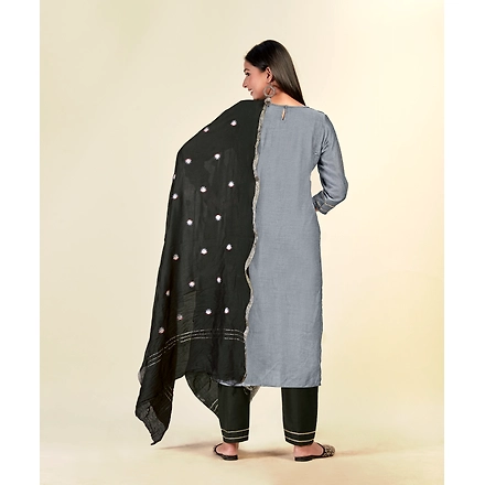 Muslincasual Wear Embroidery Kurti Set-L-1
