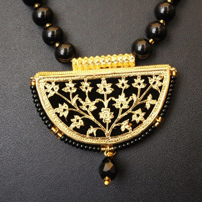 GiTAGGED Black Floral Motif 23kt Gold Jewellery Set-2