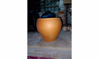 Terracotta V Pot - 10 Inch