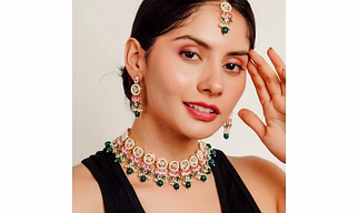 Fashion necklace set with Earring, tikka