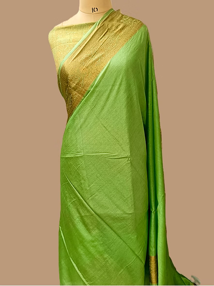 Green Plain Zari Border Georgette Saree - Exquisite Elegance for Special Occasions