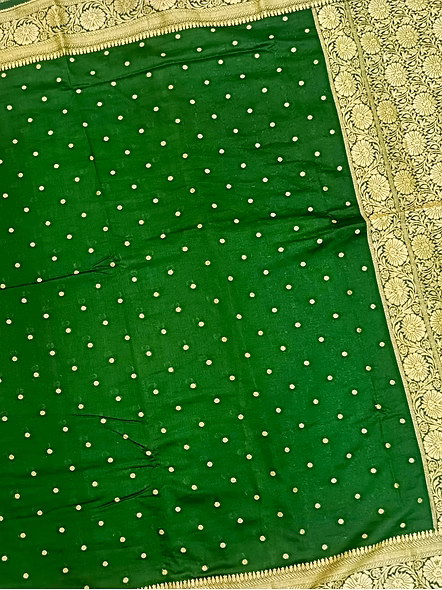 Exquisite Bottle Green Georgette Silk Saree with Brocade Blouse