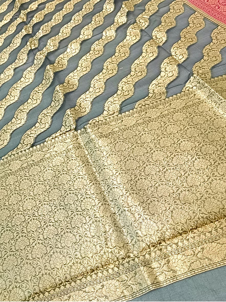 Elegant Gray Kora Saree with Contrasting Border - A Timeless Piece for Your Wardrobe-3