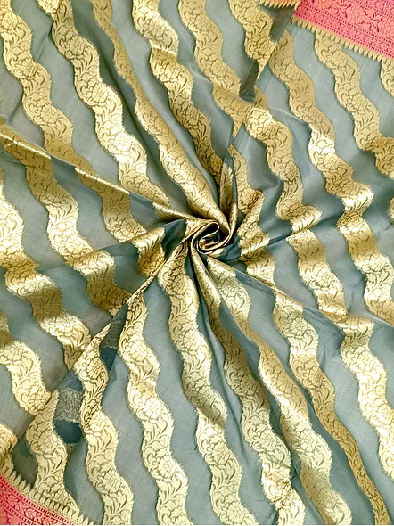 Elegant Gray Kora Saree with Contrasting Border - A Timeless Piece for Your Wardrobe-4