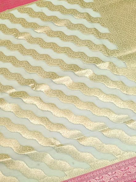 White Kora Saree Contras Border - Elegant Traditional Saree