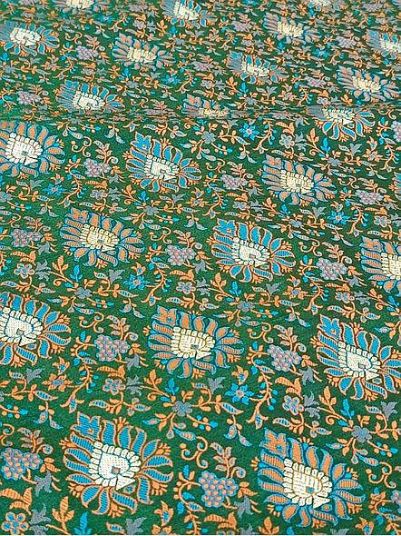 Elegant Katan Silk Saree in Bottle Green with Tanchui Buti-2