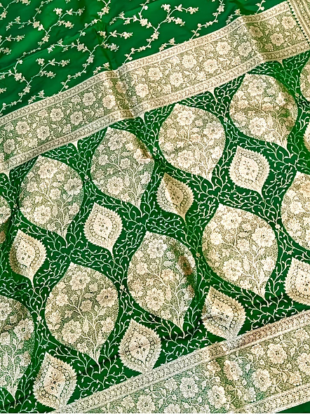 Exquisite Green Katan Silk Saree Jaal - Luxurious Elegance-3