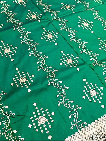 Elegant Bottle Green Katan Silk Saree with Intricate Fancy Design-2