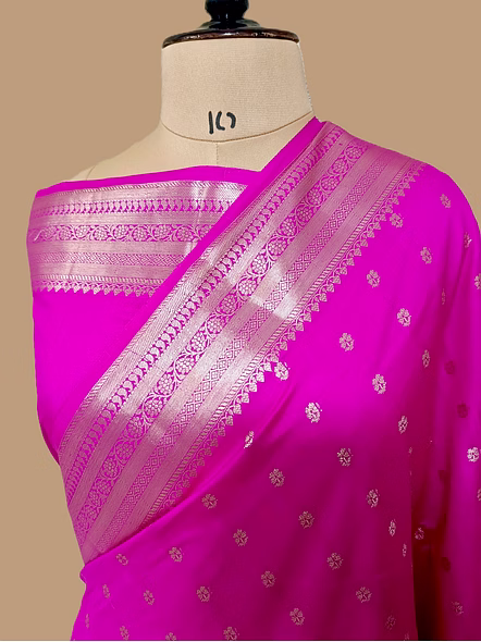 Exquisite Rani Pure Chiniya Silk Banarasi Buti Saree with Silver Zari Embellishments-2