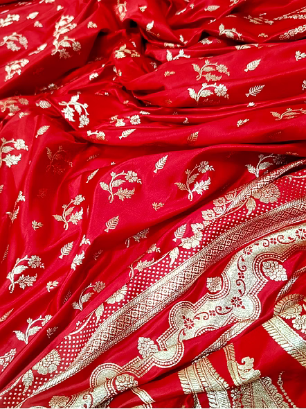 Red Katan Silk Banarasi Saree - Exquisite Traditional Elegance-4