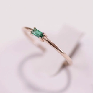 Baguette Shape Emerald 14K Solid Gold Ring Dainty Stacking Minimal Delicate Ring Light Weighted Prong Setting Precious Stone Handmade Ring