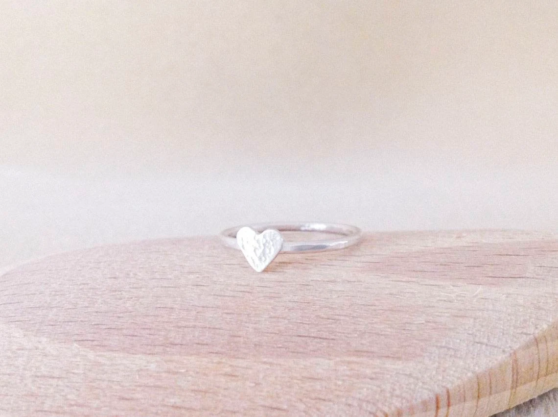 925. Soild Sterling Silver Hammered Heart Ring Handmade love Silver ring Stacking Dainty Modern Ring Simple Minimalist Jewelry Gift for her-11397244