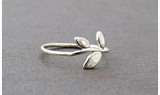 925 Sterling Silver Solid hammered Tiny leaves Ring Handmade Dainty Stacking Silver Leaf Ring Minimalist Jewelry Unique Boho Chic ring