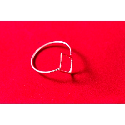 10K Solid Gold Kite Shape Wire Ring Stacking Dainty Minimalist Handmade Light Weighted Ring Delicate Unisex Geometric Ring Ethnic Ring