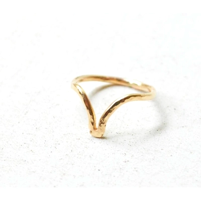 10K Solid Gold Hammered Chervron V Shape Ring Handmade Plain Stacking Ring Modernist Dainty Ring Minimalist Geometric Ring Statement Ring