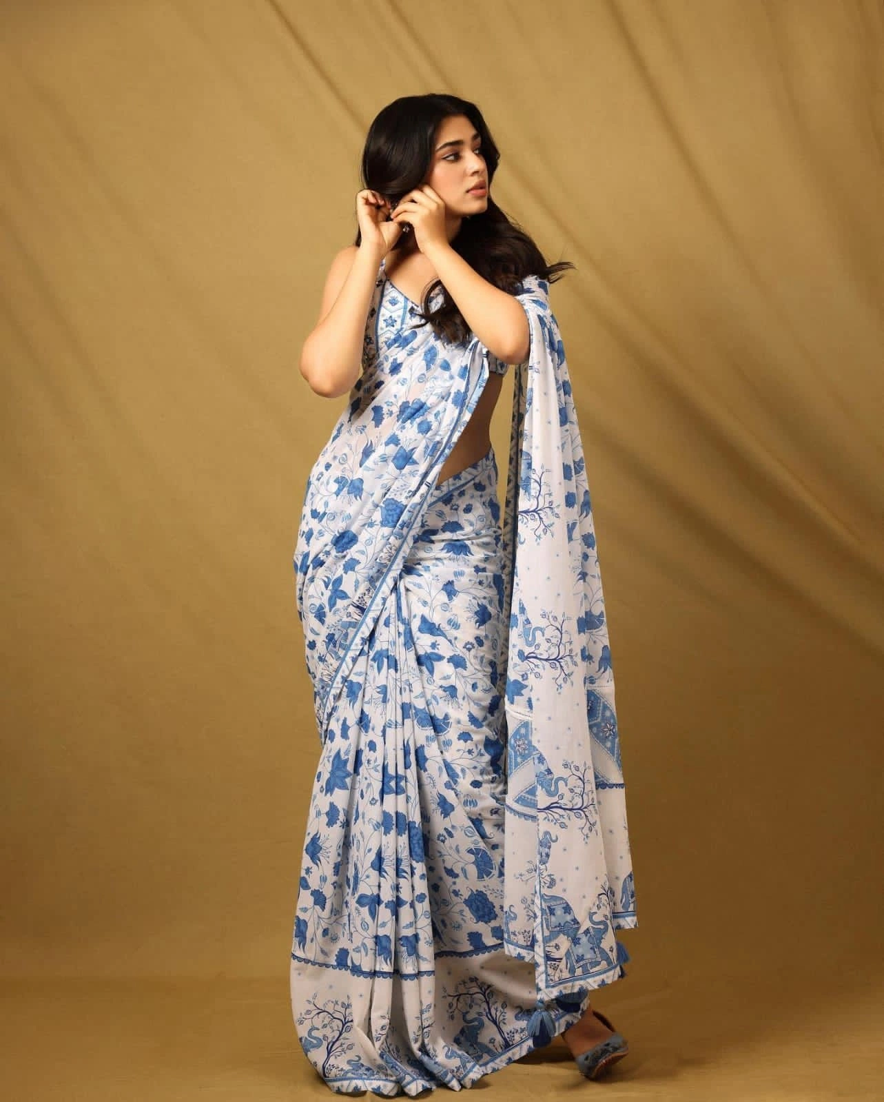 Linen Digital Flower Printed Saree, Exclusive Beautiful Linen Digital Printed Saree for Girls-KRITI-01_White