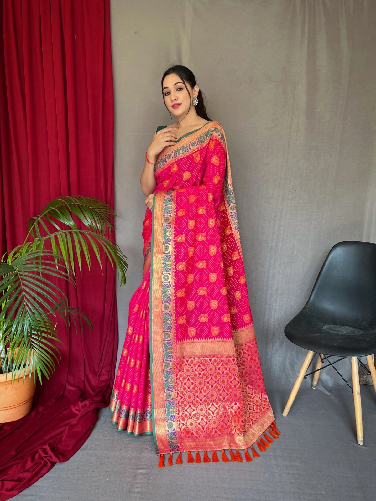 Pink pure silk saree blending Paithani contrasting Patola weaves, Meenakari, for women and girl for festival-KUCHIPATOLA_Pink