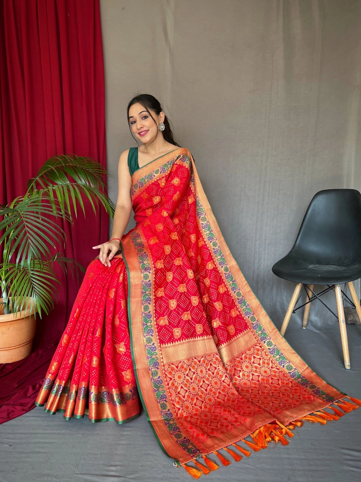 Pink pure silk saree blending Paithani contrasting Patola weaves, Meenakari, for women and girl for festival-Red-2