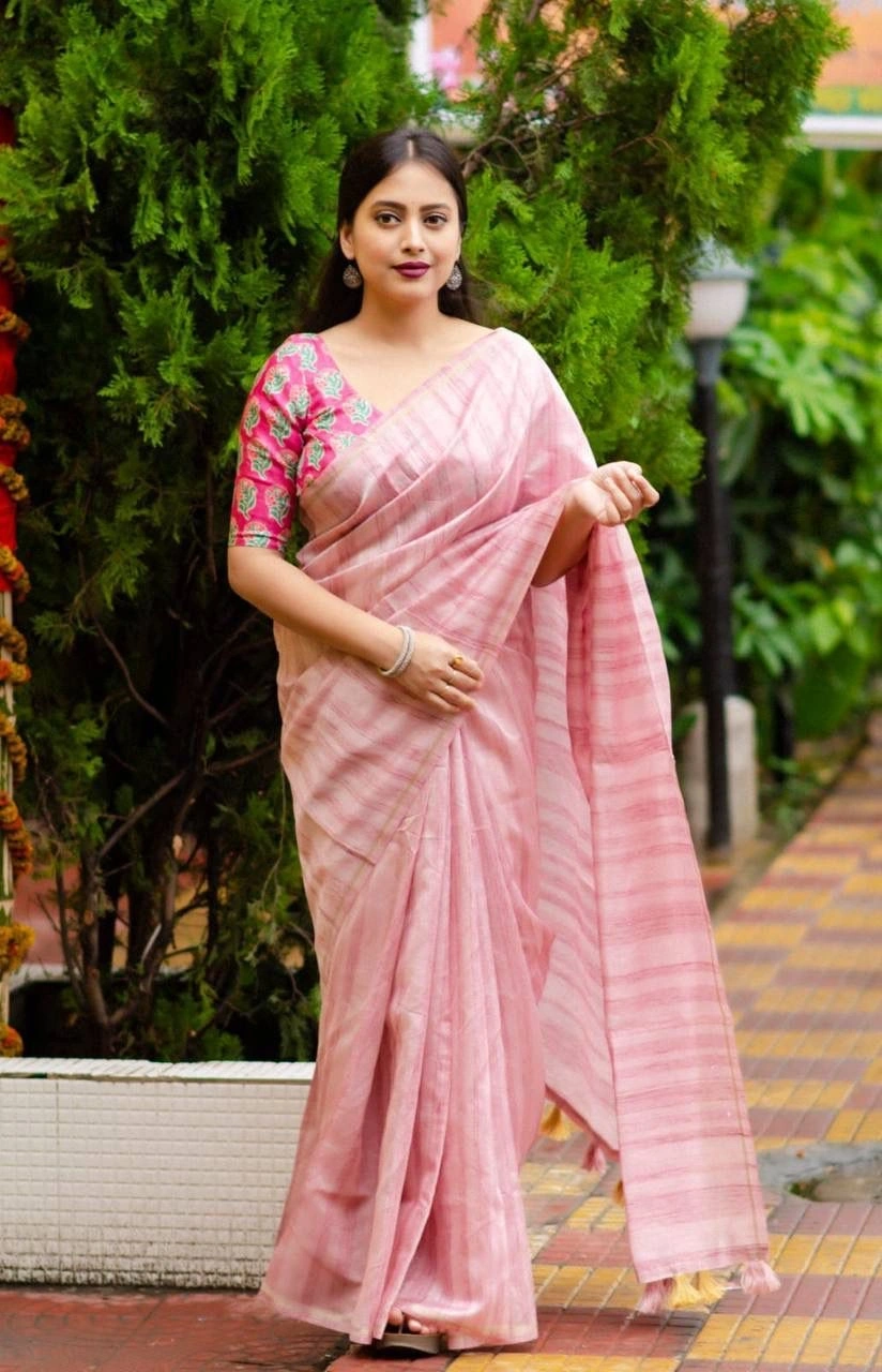 Pink silk Indian saree features an allover woven slub pattern in online best buget and quality-Pink-1