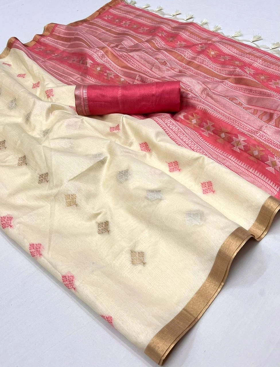 Handwoven Pure Silk Indian Banarsi Saree with Tassels-020_KANOISILK_white