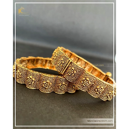 Aafreen Traditional Antique Gold Plated Bangles-3
