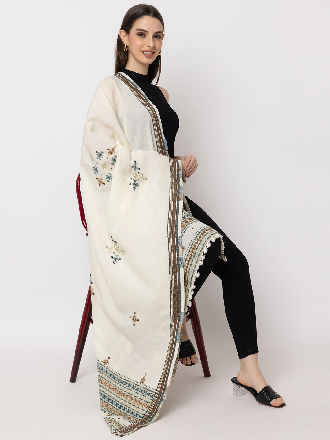 KUTCH  Hand Embroidery Mirror Work CREAM Woolen Shawl-2