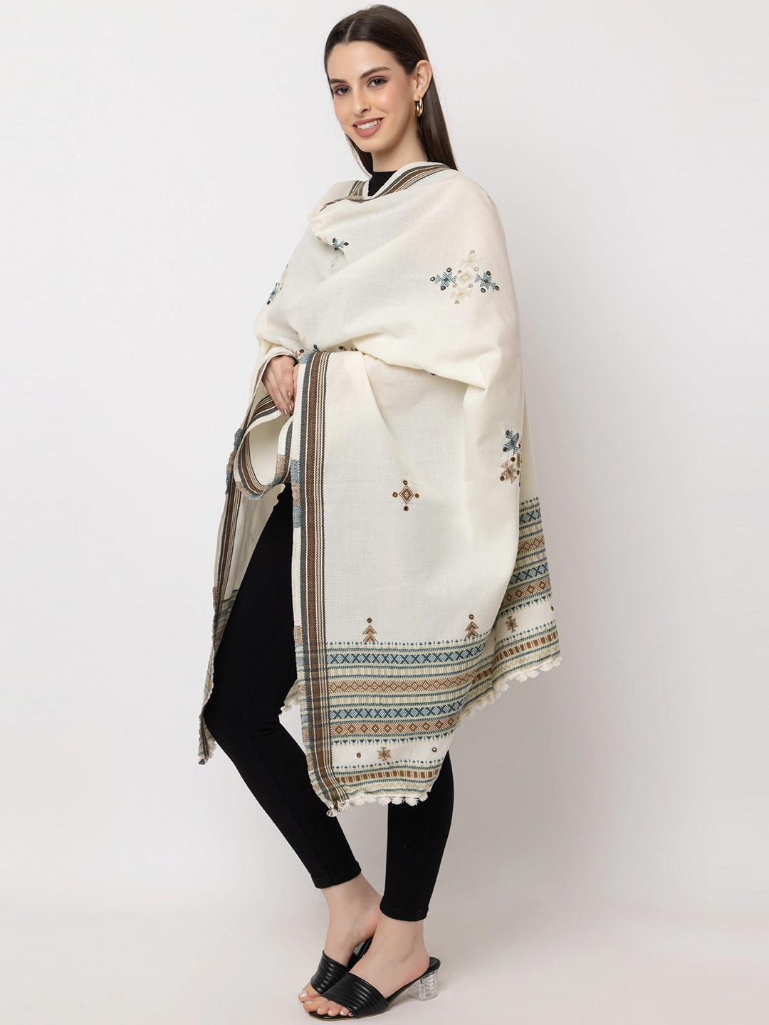 KUTCH  Hand Embroidery Mirror Work CREAM Woolen Shawl-3