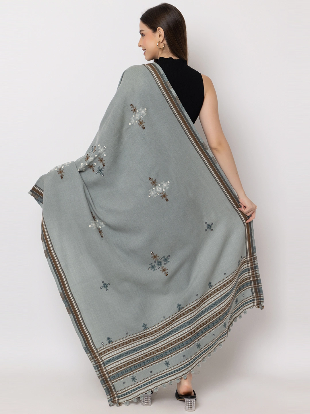 KUTCH  Hand Embroidery Mirror Work GREY Woolen Shawl-4