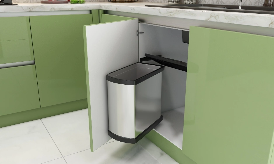 A G-shaped Kitchen With A Breakfast Counter-3