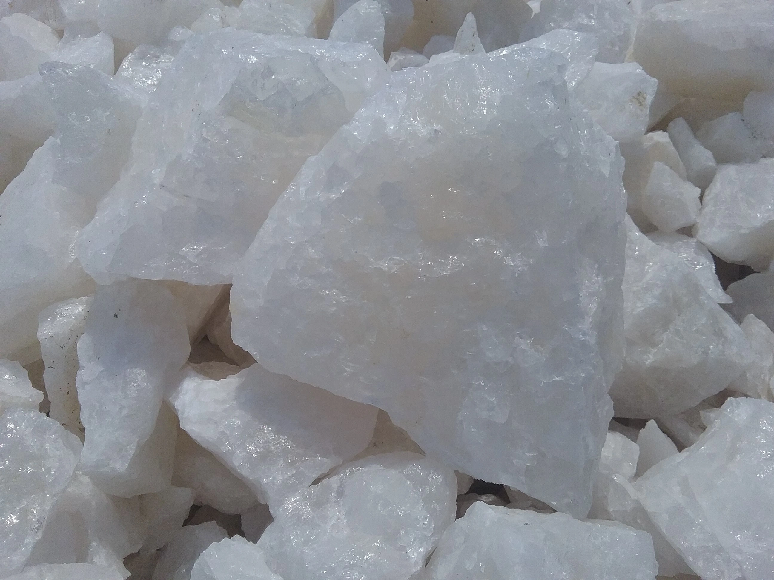 QUARTZ LUMPS A-GRADE-1