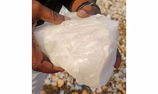GLASSY QUARTZ