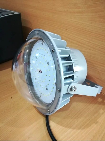 30W FOCUS LIGHT RHOMBUSBLACK/WHITE