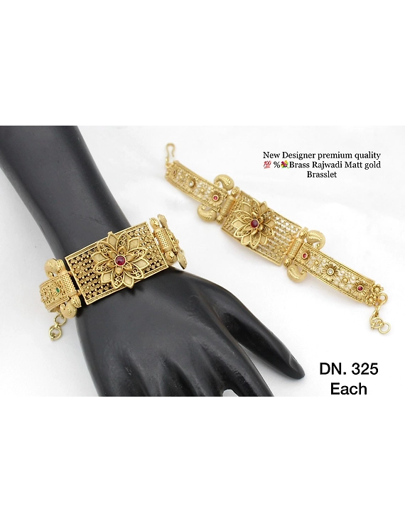 Imitation jewellery-3