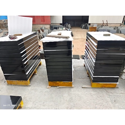Black granite monuement-3
