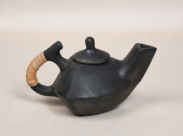 Longpi Pottery Kettle - Triangle-2