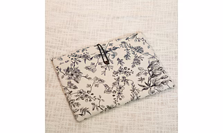 Sustainable Jacquard Laptop Sleeve – White and Black