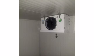 Walk in cooler 