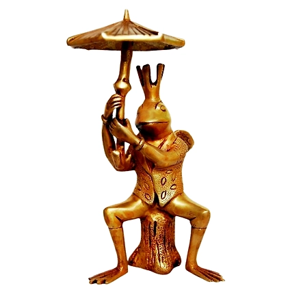 &quot;Royal Frog Prince Under Umbrella Sculpture&quot;-12312720